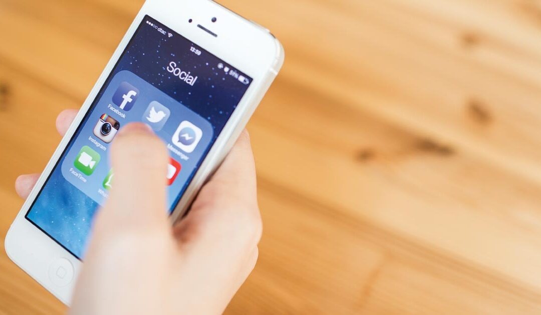 #SimplyStrategy: Navigating Through the Social Media Waters