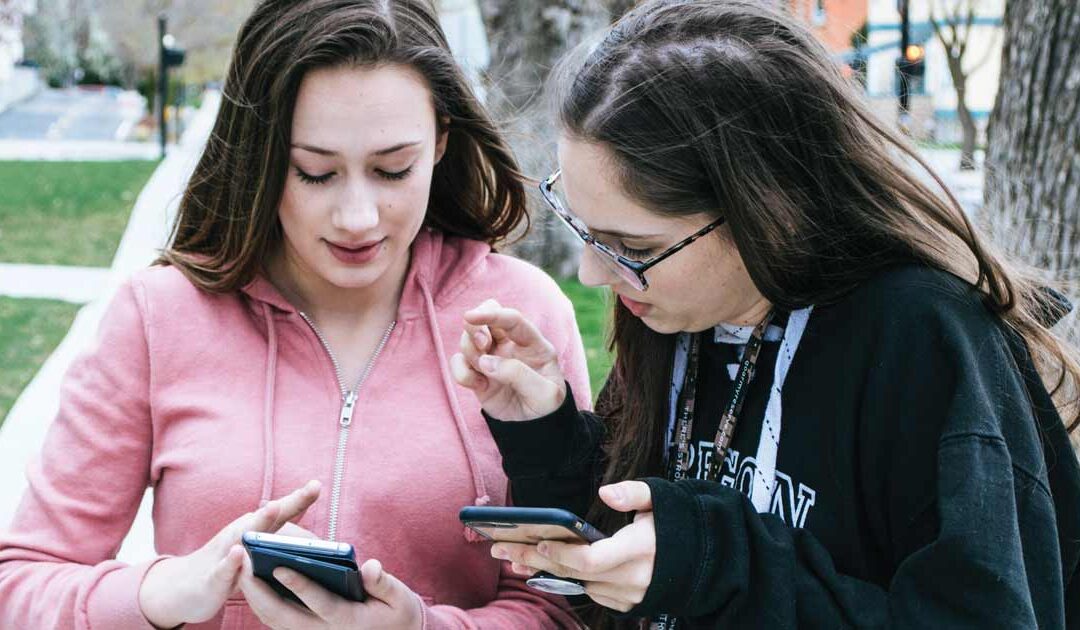 The Connected Family: Navigating Technology Together