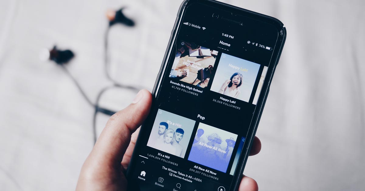 listen-to-music-enews