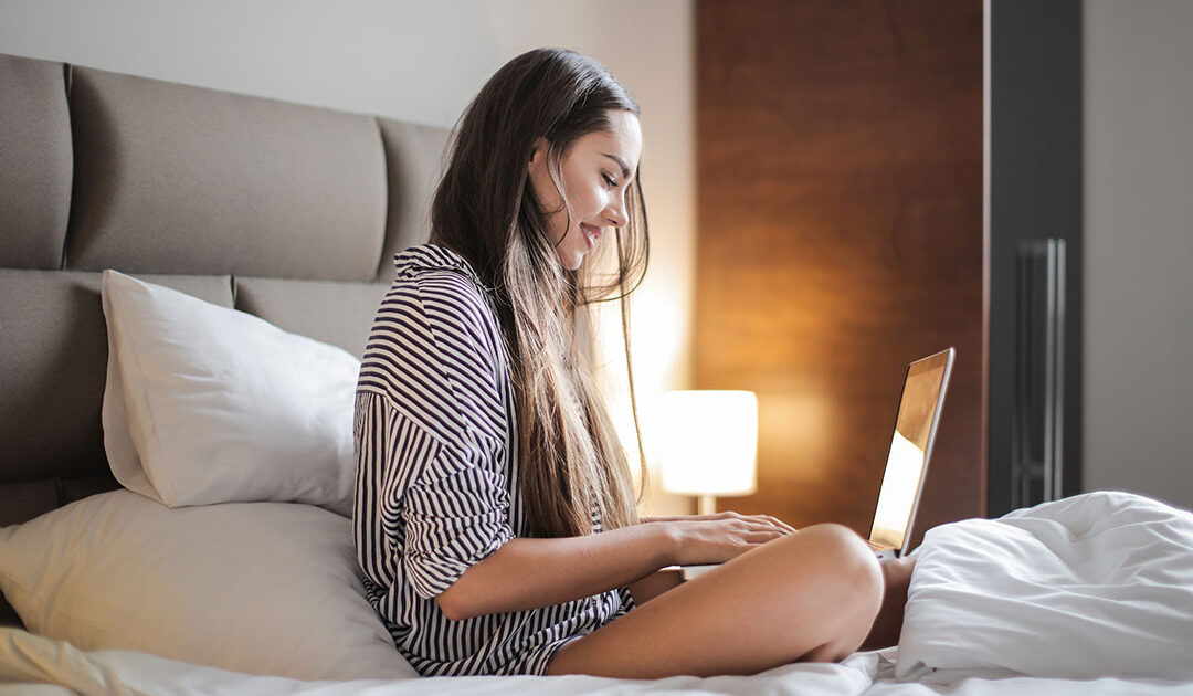 Make Your Hotel Room Cozy with These Tips