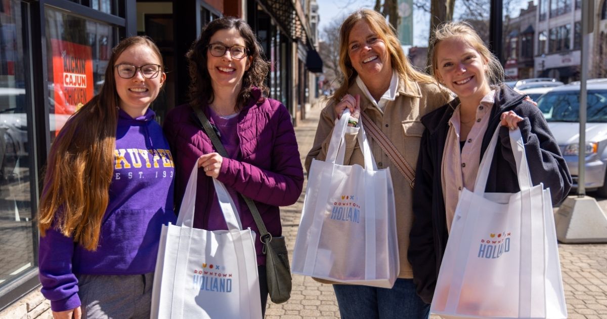 WMW-DowntownHollandSpringFling-Web2