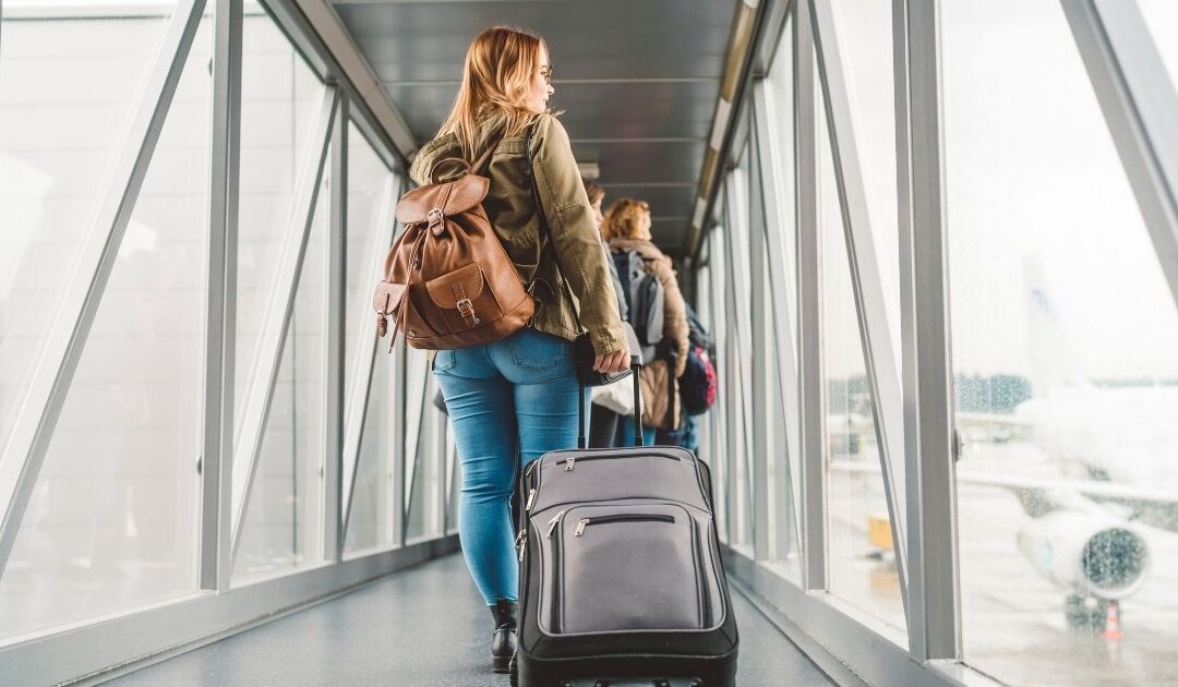 How to Stay Healthy While Traveling This Winter